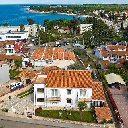 아파트 Renato 포레치