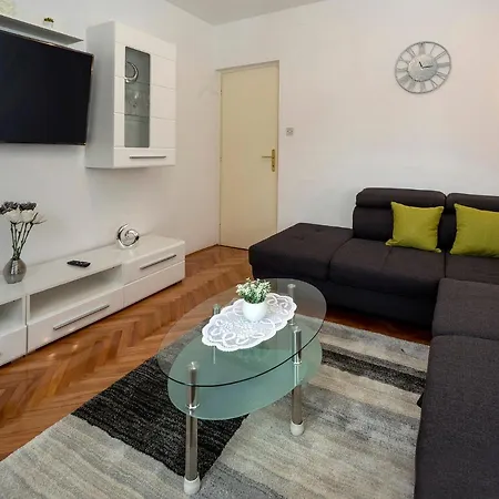 Renato Apartment
