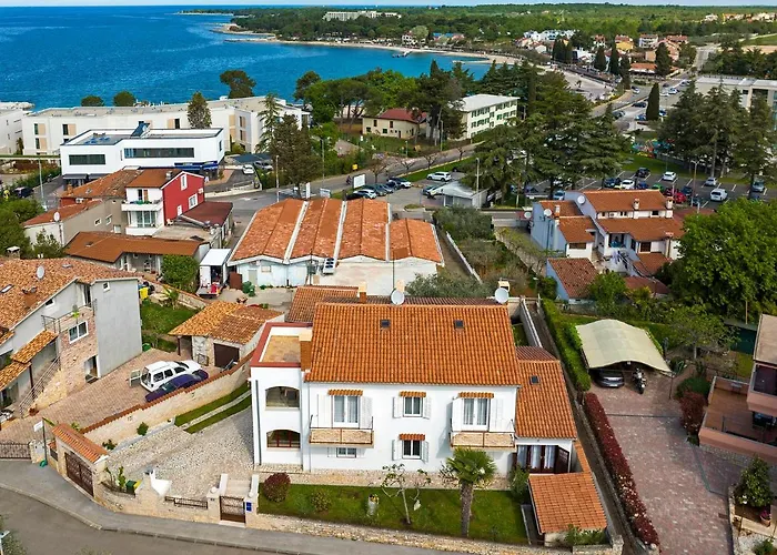 アパート Renato ポレッチ